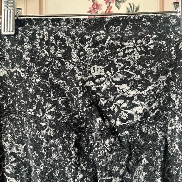 LuluLemon Align HR Leggings 25” Size 6 Blossom Overlay Starlight - Picture 3 of 8